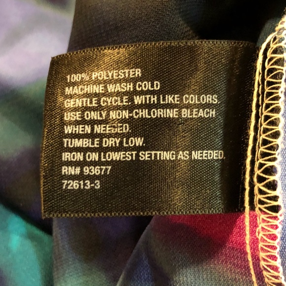 East 5th Beautiful Blouse.  It has great colors - Picture 4 of 5